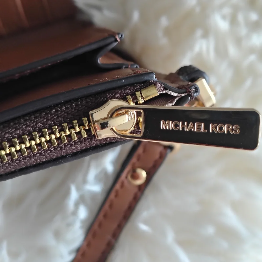 Michael Kors Signature Brown Wristlet NWOT - Picture 8 of 15